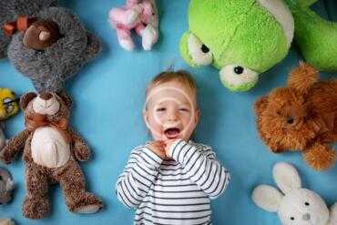 How to choose the right toy for an infant?